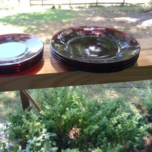 Luminarc France ruby red Arcoroc dinner plate. Set of four EC